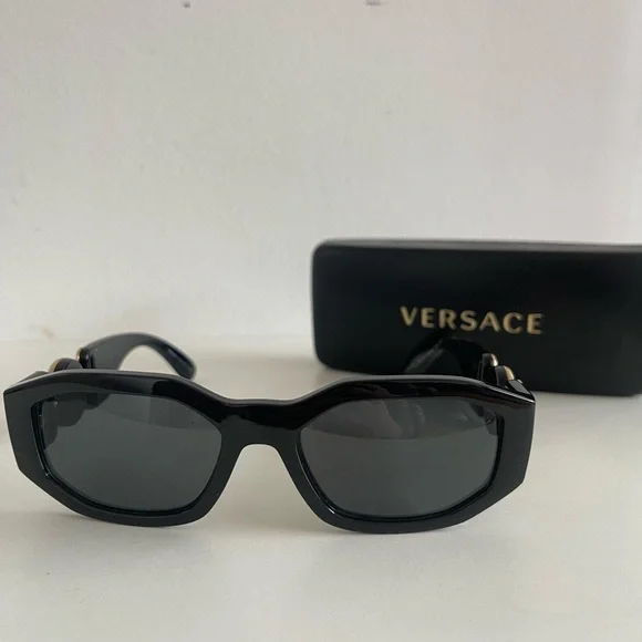 Versace | Accessories | Versace Mod 463 Black Sunglasses  display picture 1